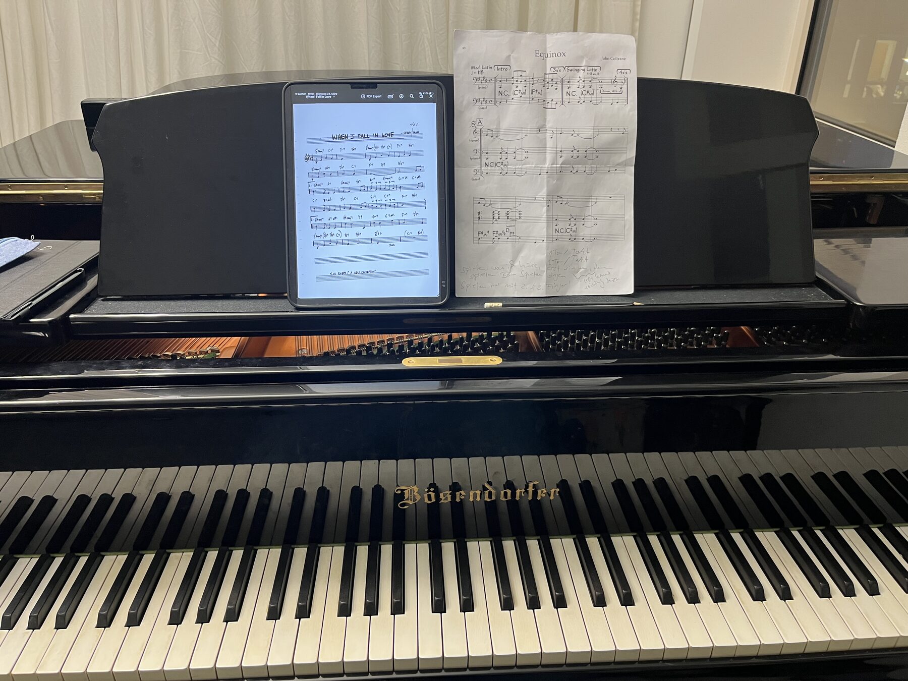 Bösendorfer mit Coltranes Equinox und When I Fall In Love
